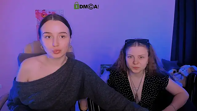 Snapshot of leslie_bird chatting on 11.12.25 leslie bird online show from 11.12.25