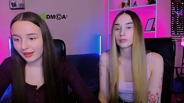 Snapshot of leslie_bird chatting on 11.21.25 leslie bird online show from 11.21.25