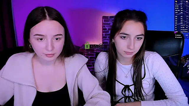 Snapshot of leslie_bird chatting on 01.10.26 leslie bird online show from 01.10.26