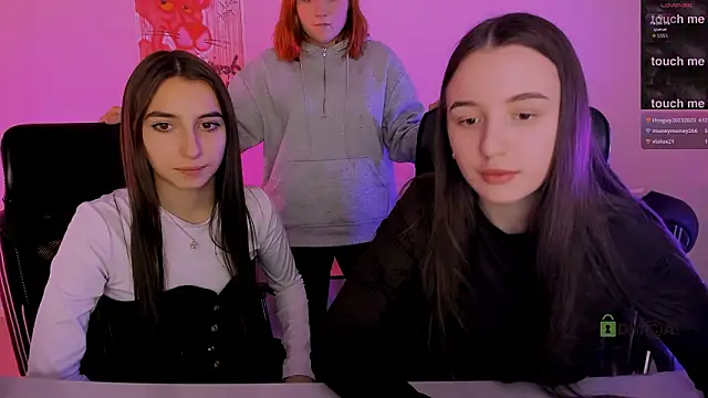 Snapshot of leslie_bird chatting on 02.10.26 leslie bird online show from 02.10.26