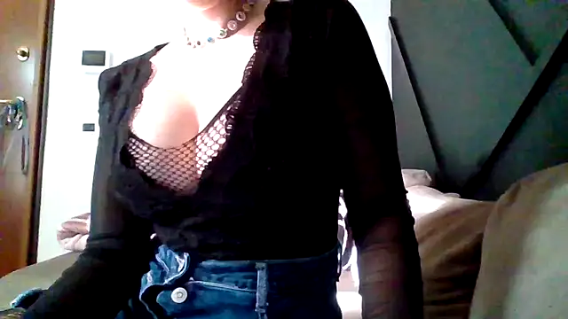 sexycolf online show from 10.24.25