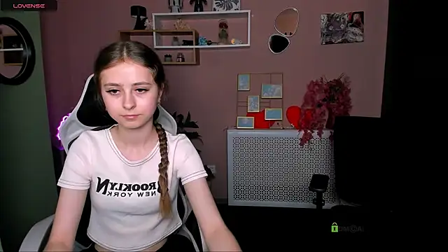 rebecca smile online show from 06.10.26