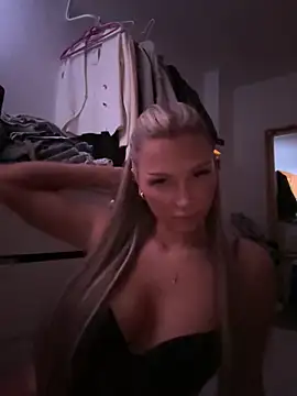 blondeeee online show from 03.05.26