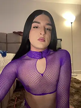 Dania Oconor online show from 10.31.25