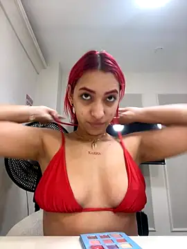 Snapshot of theladymonserrateshow chatting on 11.07.25 theladymonserrateshow online show from 11.07.25