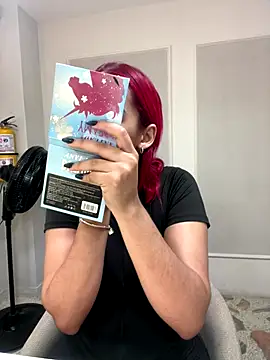 Snapshot of theladymonserrateshow chatting on 12.22.25 theladymonserrateshow online show from 12.22.25