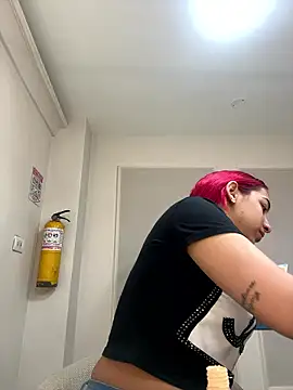 Snapshot of theladymonserrateshow chatting on 01.12.26 theladymonserrateshow online show from 01.12.26