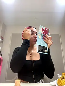 Snapshot of theladymonserrateshow chatting on 01.19.26 theladymonserrateshow online show from 01.19.26