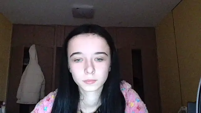 Emilia Light online show from 11.03.25