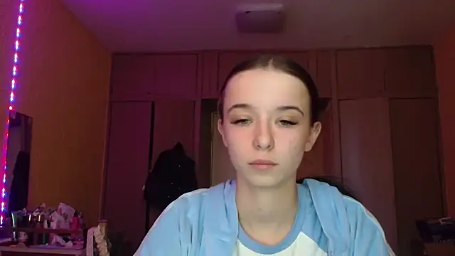 Emilia Light online show from 04.27.26