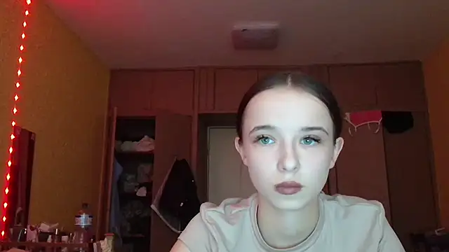 Emilia Light online show from 05.06.26