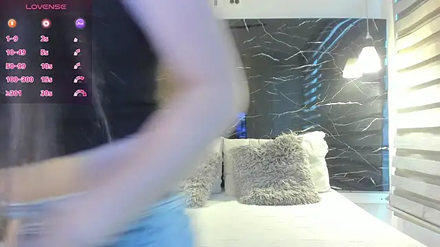 Snapshot of ZOE_LE chatting on 03.17.26 ZOE LE online show from 03.17.26