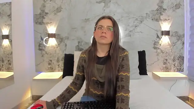 ZOE LE online show from 05.04.26
