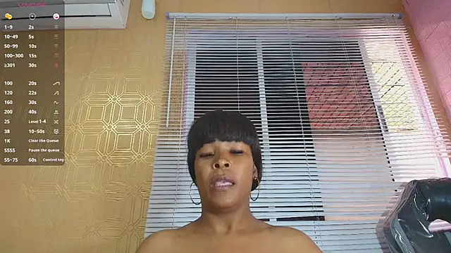 Snapshot of Layla_lell chatting on 05.13.26 Layla lell online show from 05.13.26