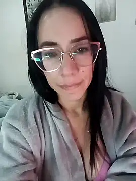 YaraDuartee online show from 11.29.25