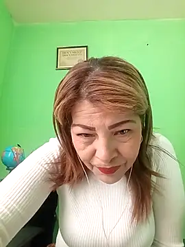 Snapshot of VANESSA__01 chatting on 10.30.25 VANESSA 01 online show from 10.30.25