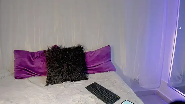 Snapshot of Olivia_Morrys chatting on 02.13.26 Olivia Morrys online show from 02.13.26