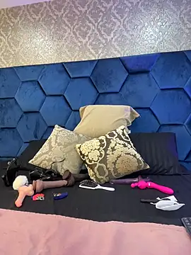 Angelina Roa online show from 05.05.26