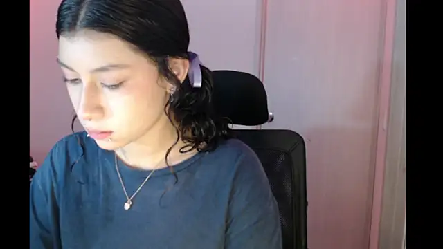 Ivonnybonn online show from 11.13.25