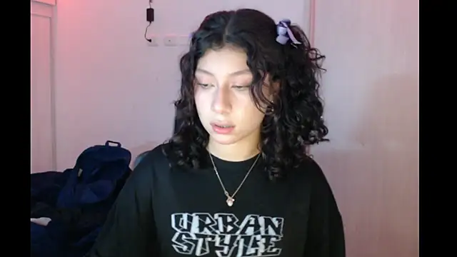 Ivonnybonn online show from 11.18.25