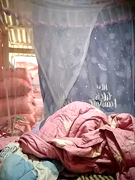 Snapshot of buddy-sexy chatting on 10.17.25 buddy-sexy online show from 10.17.25