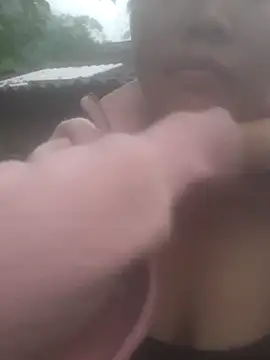 Snapshot of bree-zz chatting on 11.11.25 bree-zz online show from 11.11.25