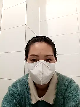 Snapshot of bree-zz chatting on 12.05.25 bree-zz online show from 12.05.25