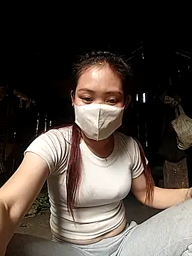 Snapshot of bree-zz chatting on 12.21.25 bree-zz online show from 12.21.25