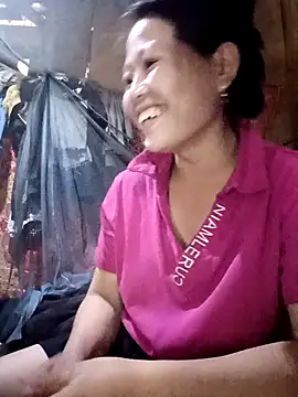 Snapshot of bree-zz chatting on 12.23.25 bree-zz online show from 12.23.25