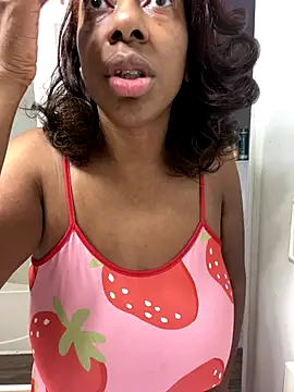 MadamGlam online show from 10.10.25