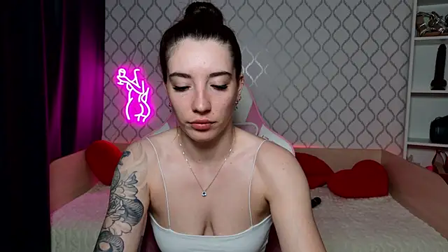 Curious Lily online show from 05.06.26