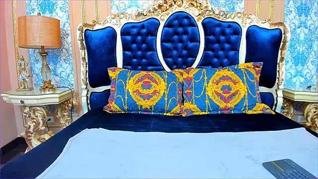 JulietaSinclair online show from 10.18.25