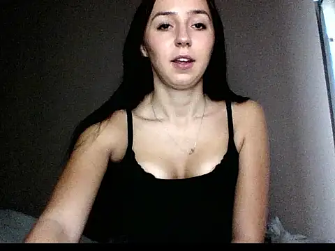 Snapshot of LuisaLive chatting on 03.03.26 LuisaLive online show from 03.03.26