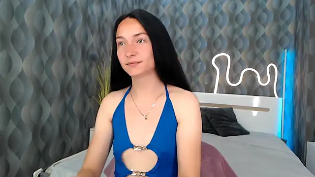 Snapshot of Emilly__Grey chatting on 06.08.26 Emilly Grey online show from 06.08.26