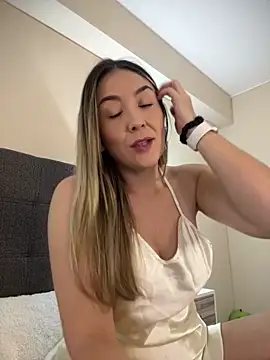 Mariana gom online show from 05.04.26