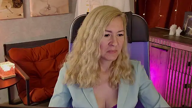 DonnaSmitth online show from 06.15.26