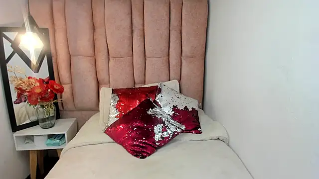 Issa Milf   online show from 07.16.26