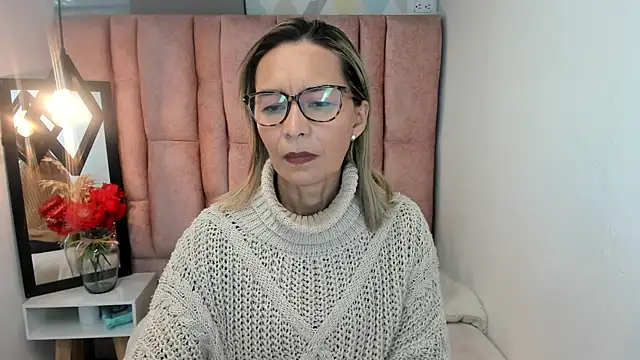 Issa Milf   online show from 07.23.26