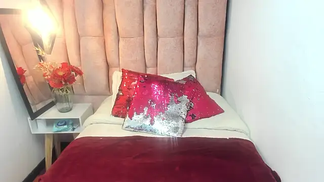 Issa Milf   online show from 07.25.26