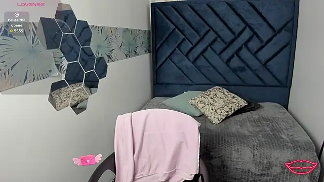 Snapshot of Valery_More__ chatting on 02.05.26 Valery More online show from 02.05.26