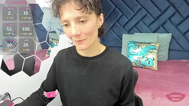 Snapshot of Valery_More__ chatting on 02.12.26 Valery More online show from 02.12.26