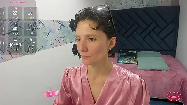 Snapshot of Valery_More__ chatting on 02.13.26 Valery More online show from 02.13.26