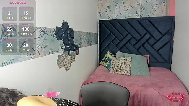 Snapshot of Valery_More__ chatting on 02.17.26 Valery More online show from 02.17.26