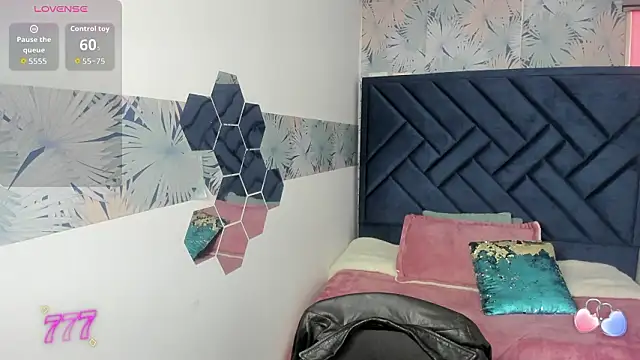 Snapshot of Valery_More__ chatting on 03.12.26 Valery More online show from 03.12.26