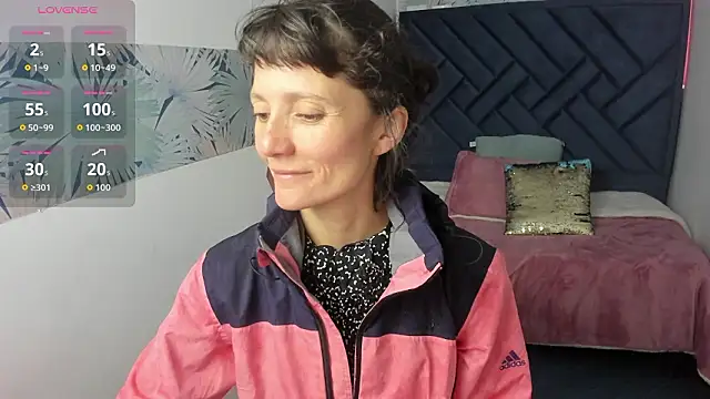 Snapshot of Valery_More__ chatting on 03.18.26 Valery More online show from 03.18.26