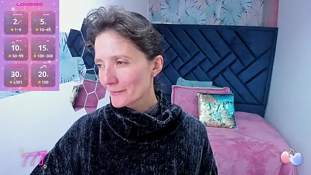 Valery More   online show from 04.25.26