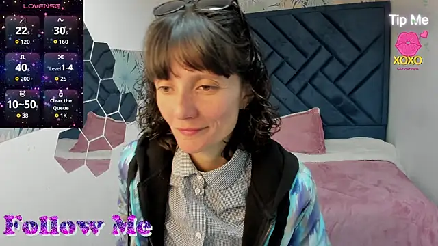 Valery More   online show from 07.21.26