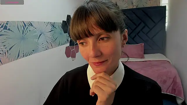 Valery More   online show from 07.31.26