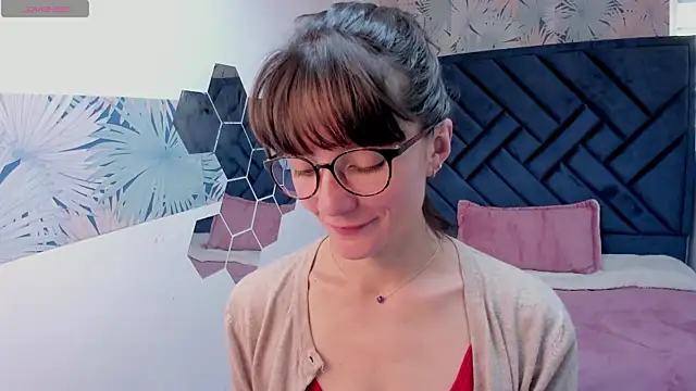Valery More   online show from 08.03.26