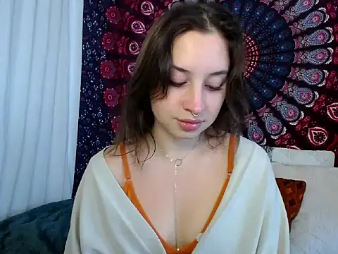 AdalynKiss online show from 11.24.25